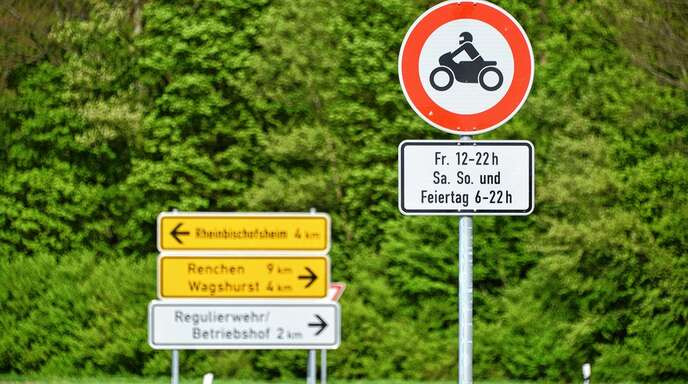 Weil sich auf der Kreisstraße zwischen Wagshurst und Rheinbischofsheim die Motorradunfälle häuften, erließen die Behörden ein zeitlich beschränktes Fahrverbot für Biker auf dieser Strecke. Dagegen waren einige von ihnen vor Gericht gezogen. 