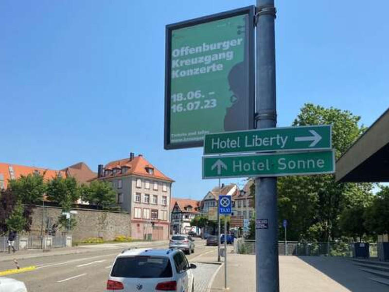 Die 192 Mastrahmen in der Stadt kommen weg, Tafelplakatieren an Offenburgs Hauptachsen ist wieder erlaubt. "Wer kontrolliert das?", befürchtet Bürgermeister Hans-Peter Kopp wildes Plakatieren oder hängenbleibende Plakate.