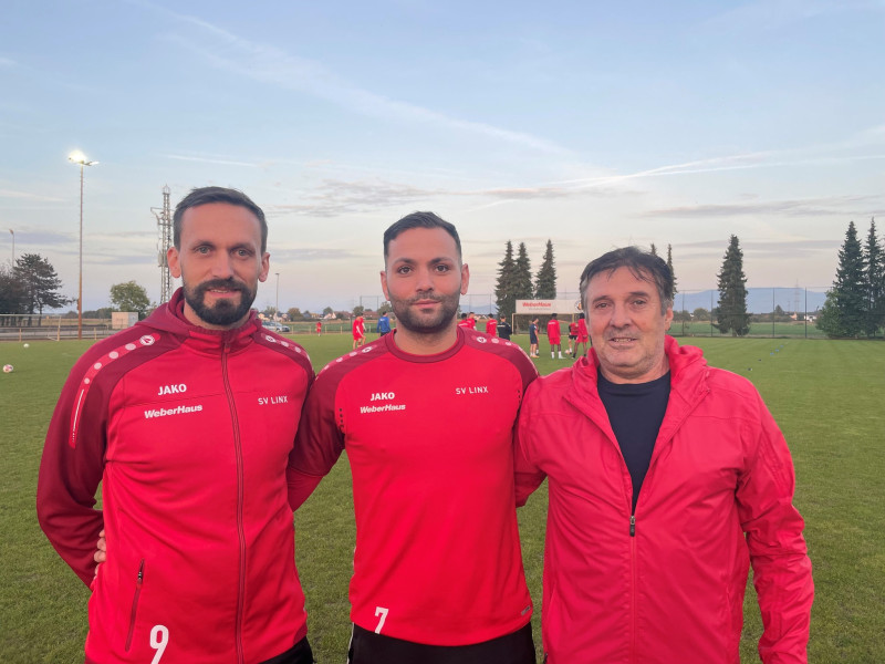 Die langjährigen und derzeit verletzten SVL-Spieler Marc Rubio und Sinan Gülsoy haben bereits das Training geleitet 