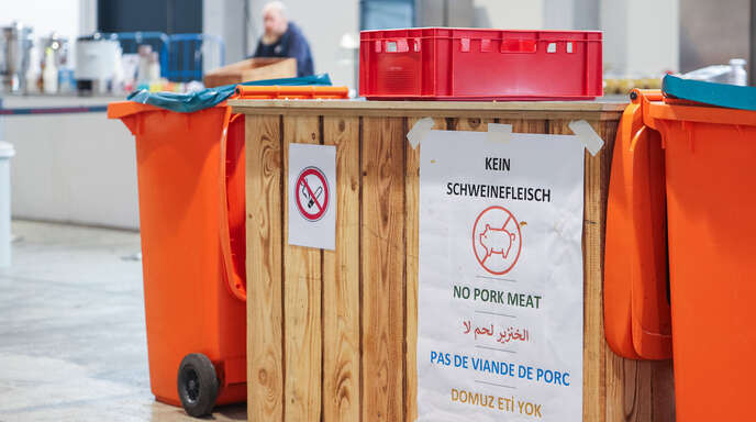 Auch eine Essensausgabe war Teil der Notunterkunft in der Messe Offenburg. Weil sie nicht ausreichend ausgelastet war, hat das Regierungspräsidium Freiburg die Unterkunft vorzeitig geschlossen.