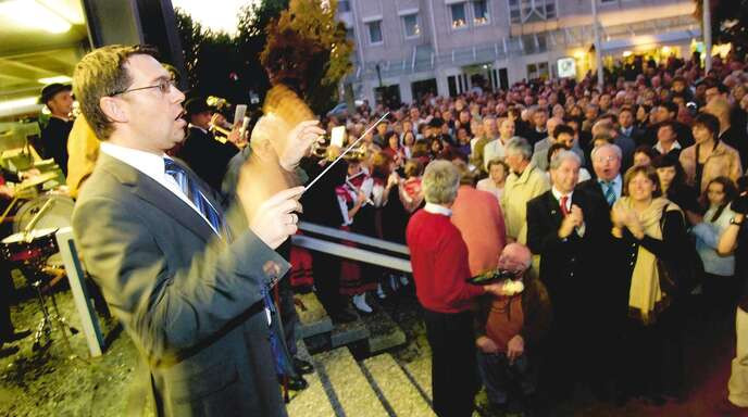Seit 2007 gibt Klaus Muttach bei der Acherner Stadtverwaltung den Ton an. Wer darf im Herbst nach dem Wahlsieg den Dirigentenstab schwingen?