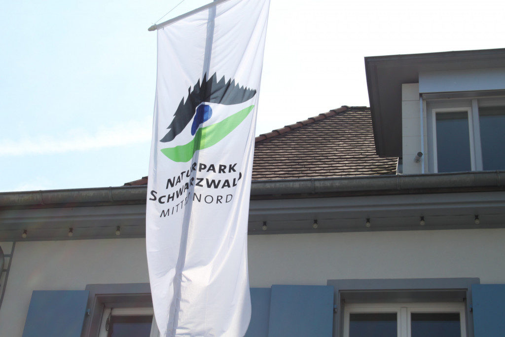 Renchen, Fahne von Naturpark Schwarzwald Mitte/Nord
