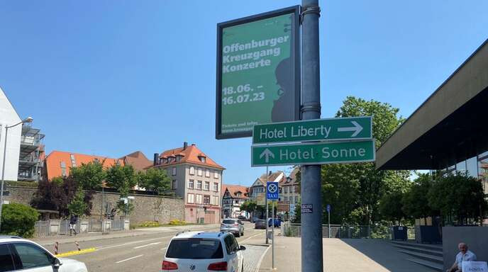 Die 192 Mastrahmen in der Stadt kommen weg, Tafelplakatieren an Offenburgs Hauptachsen ist wieder erlaubt. "Wer kontrolliert das?", befürchtet Bürgermeister Hans-Peter Kopp wildes Plakatieren oder hängenbleibende Plakate.