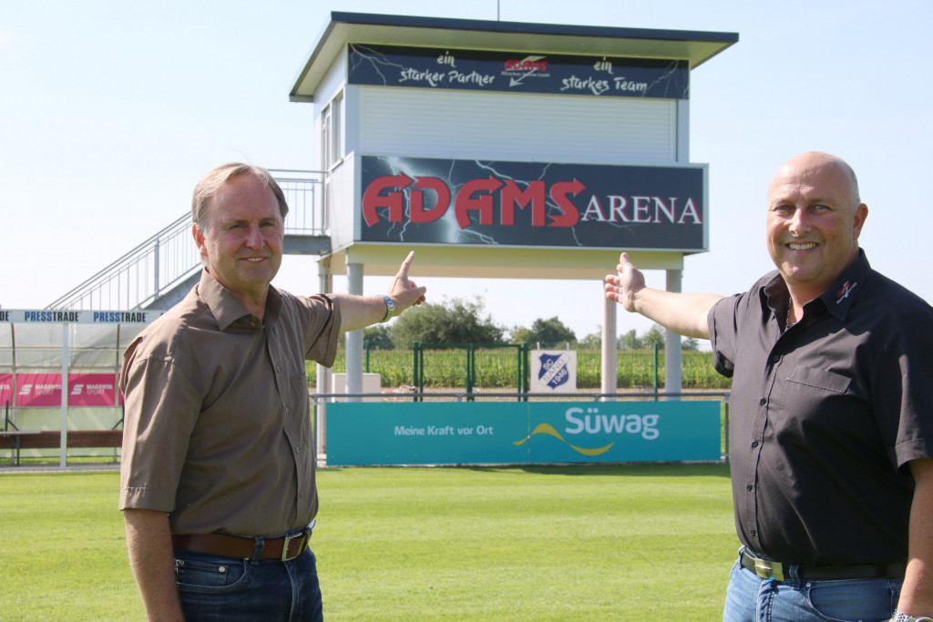 SC Sand-Manager Gerald Jungmann (links) mit Udo Schlager, Geschäftsführer Adams Blitzschutz-Systeme GmbH