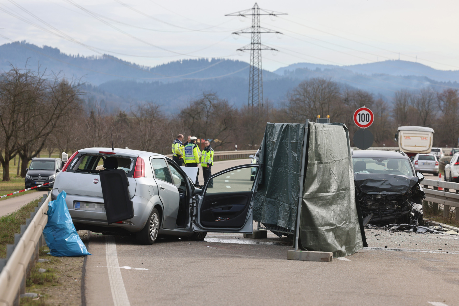 Falschfahrer Auf B33 - Frontalzusammenstoß | HITRADIO OHR