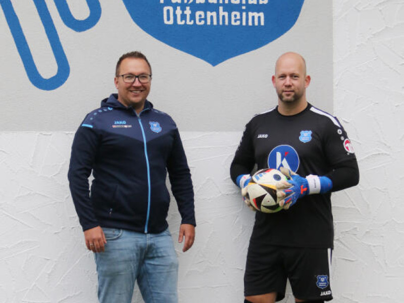 Der Torwart des FC Ottenheim Dirk Ostermann ist im ZDF im „Aktuellen Sportstudio“ zu Gast. Der Grund: Ottenheim lag im Kreisligaspiel gegen Auenheim 0:1 hinten. In der Nachspielzeit machte er bei einer Ecke per Kopfball den Ausgleich.